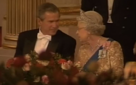 USA President George W. Bush attends dinner with Queen Elizabeth and Blairs